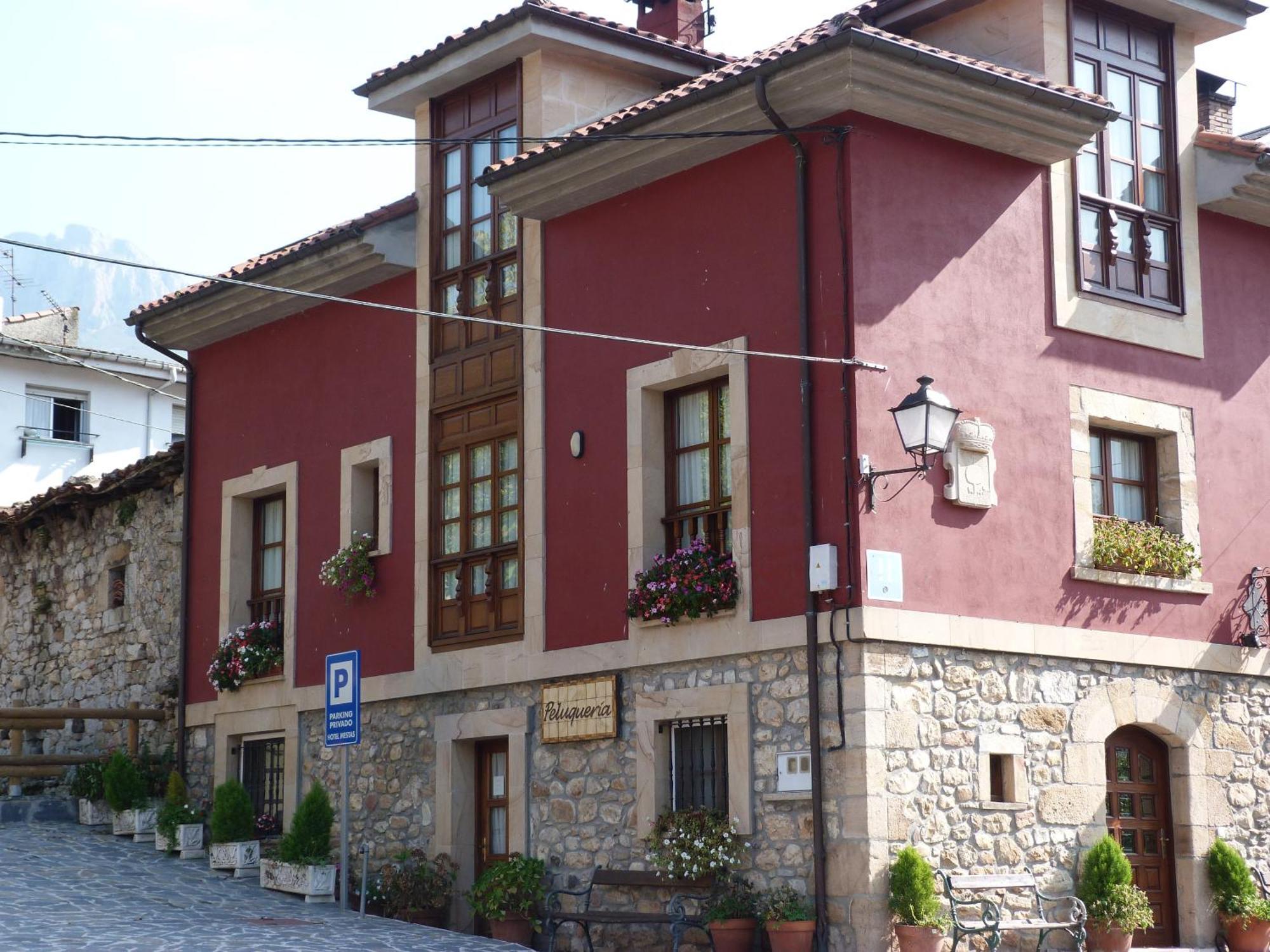 Hotel Mestas Arenas De Cabrales Exterior foto